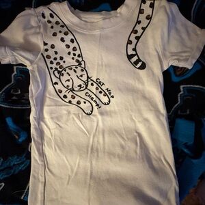 Old Navy Black and White Graphic Short Sleeve Tee size 5T